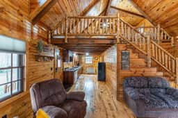 Wildlife Cabin · Wildlife Cabin - Image 3