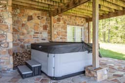 River Haven with Hot Tub - Image 5