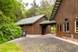 Creekside Hideaway Pavilion - Image 4