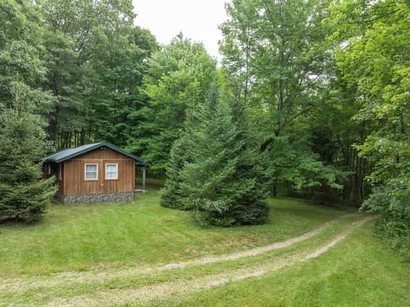 Whispering Pines Retreat - Image 2