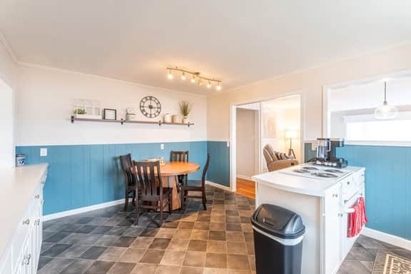 The Corner House - Image 5