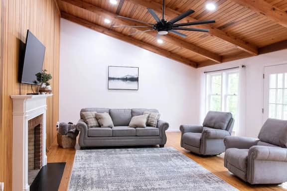 Hunter's Cove · 3BR 3 Bath home with hot tub next to Cave Run La - Image 4