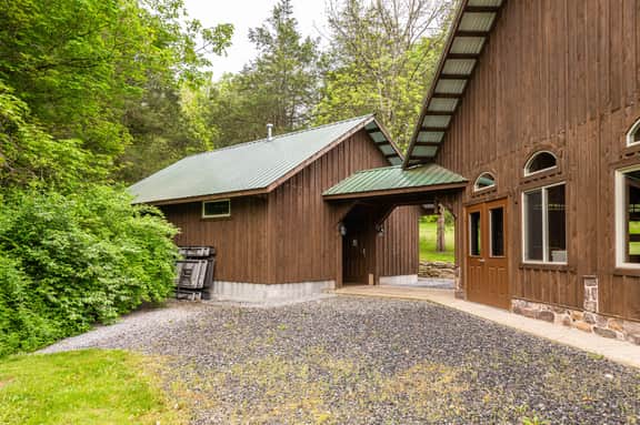 Creekside Hideaway Pavilion - Image 4