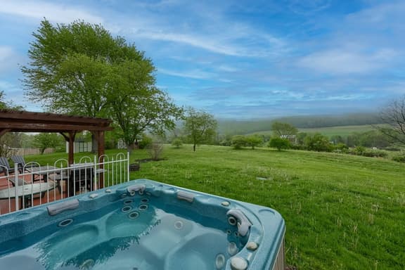 Scenic View Lodging · Scenic View Lodging - Image 1