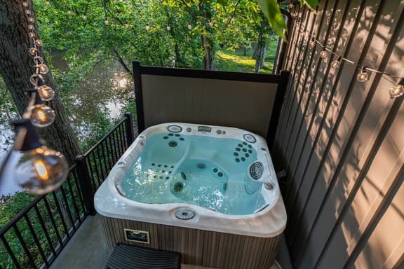 White Oak Cottage - Image 1