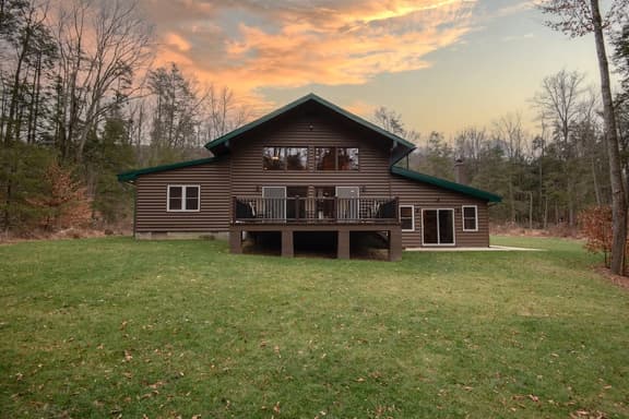 Fisher Mountain Retreat · Fisher Mountain Retreat - Image 1